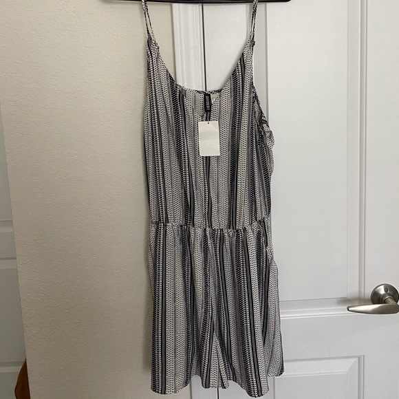 H&M Romper📕 - Picture 2 of 6